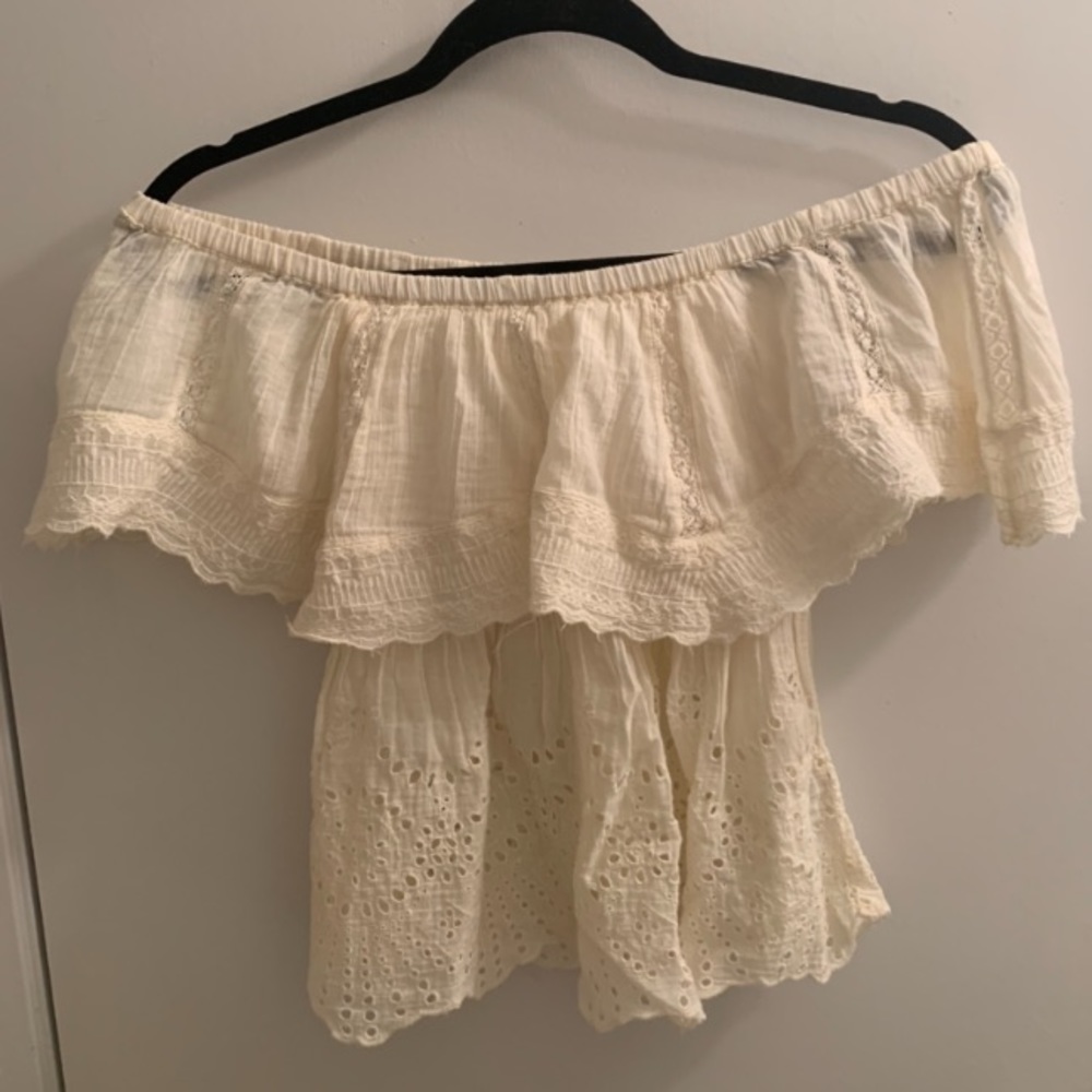 Off the shoulder American Eagle top